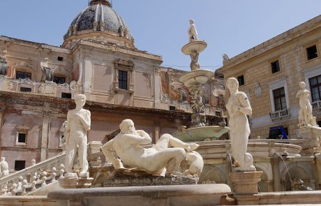 Palermo-Piazza Pretoria-ph. P. Barone