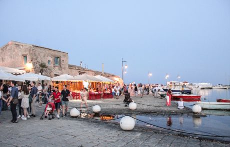 Passeggio a Marzamemi Tonnara