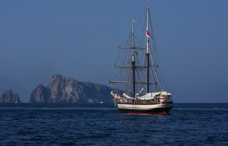 veliero nell'Acque di panarea