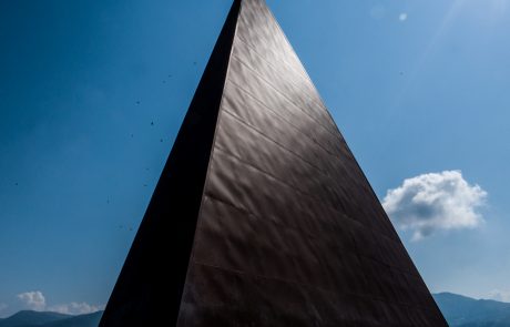 Fiumara d'Arte - Klan di Mahmood - Piramide al 38°parallelo